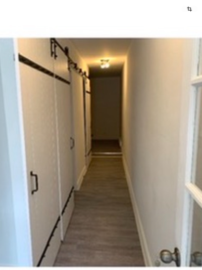 Rez-de-chaussée avec cour pour locataire occupant, grand 4 1/2 à louer. 2 Chambres doubles avec port...