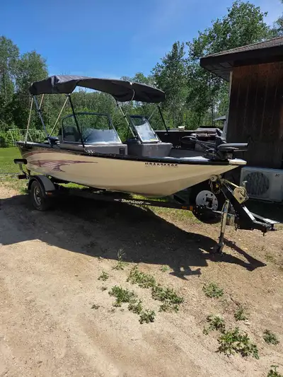 2013 sylvan explorer 1600 with 60hp etec. Helix 5, Ipilot 12v dual batteries with on board charger....
