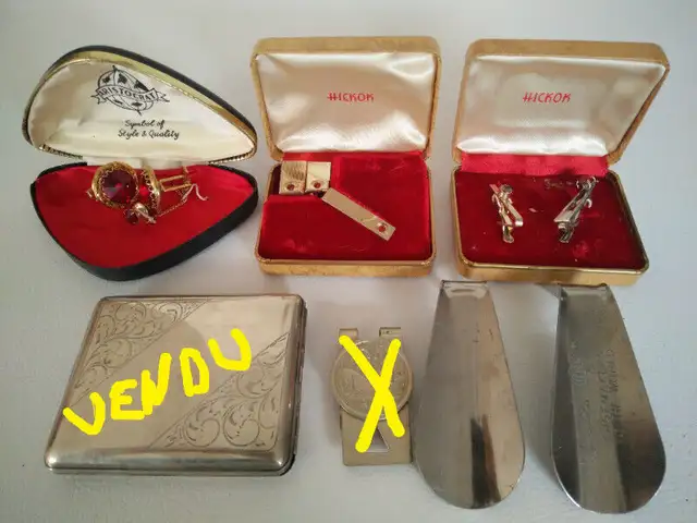 Antiquités bouteille journaux boite métal photo carte routière in Arts & Collectibles in Longueuil / South Shore - Image 3