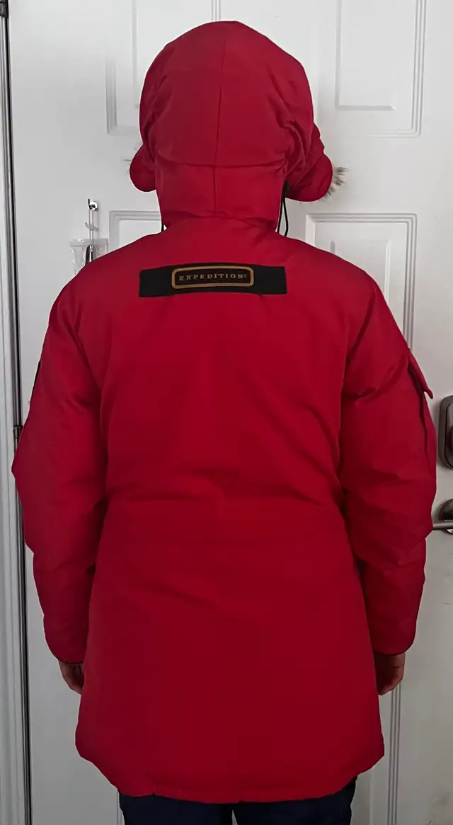 Canada Goose winter  Jacket – Size XS in Women's - Tops & Outerwear in Edmonton - Image 3