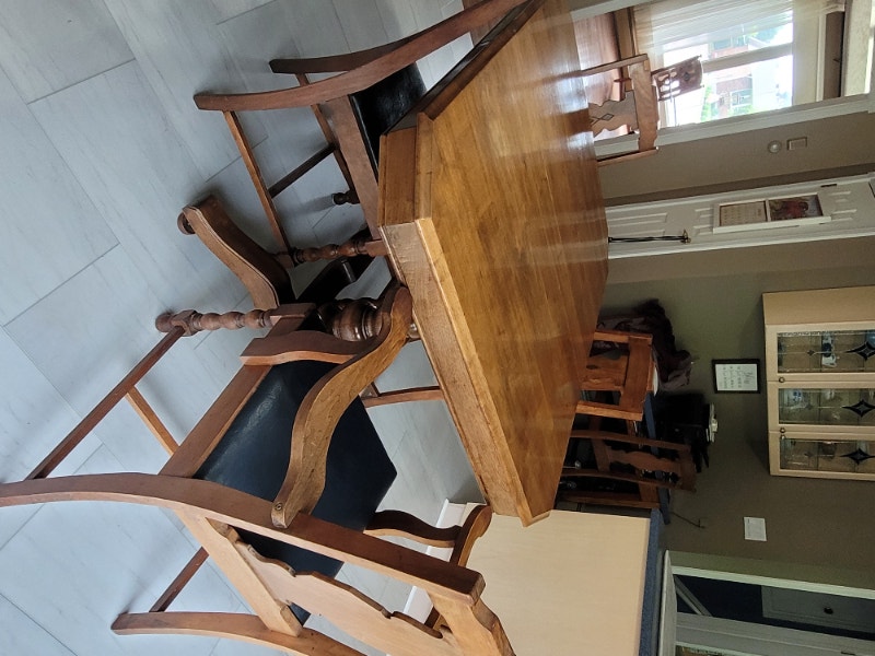 Solid Walnut dining table for sale! Dining Tables & Sets Pembroke