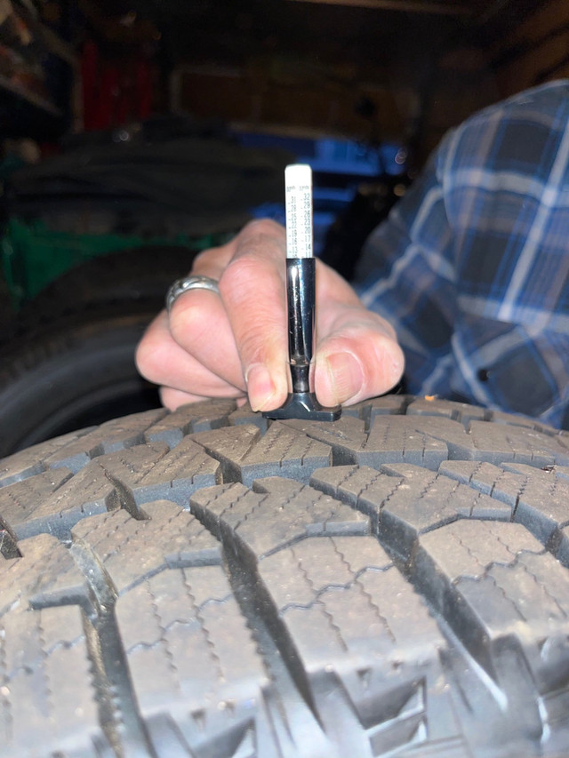 Pneus neige Bridgestone 195/65/R15 dans Pneus et jantes  à Lanaudière - Image 4