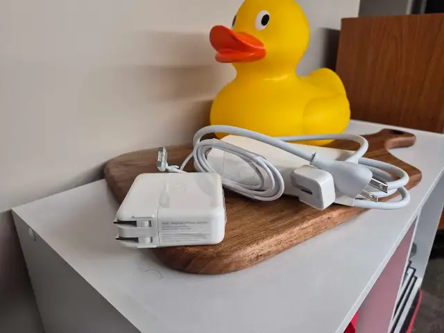60w MacBook MagSafe 2 charger (New - Open box) in Cables & Connectors in Kitchener / Waterloo - Image 5