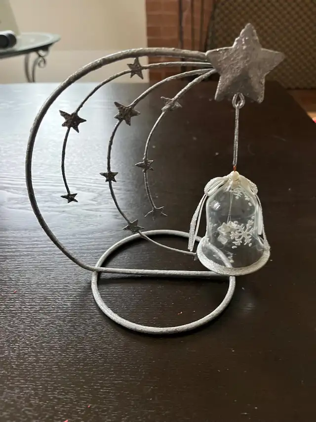 Winter/Christmas decoration in Holiday, Event & Seasonal in Calgary - Image 2