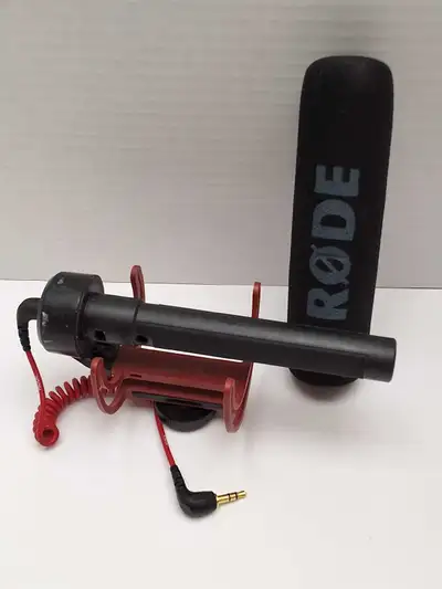 Rode VideoMic Go Shotgun Mic Includes Foam Cover and shock mount #426808 BUY & SELL KINGS 647-348-17...