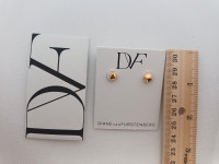 New Designer Diane Von Furstenberg gold stud earrings jewelry