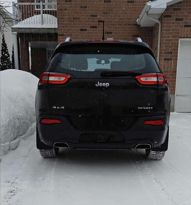 Jeep Cherokee Sport in Cars & Trucks in Ottawa - Image 2