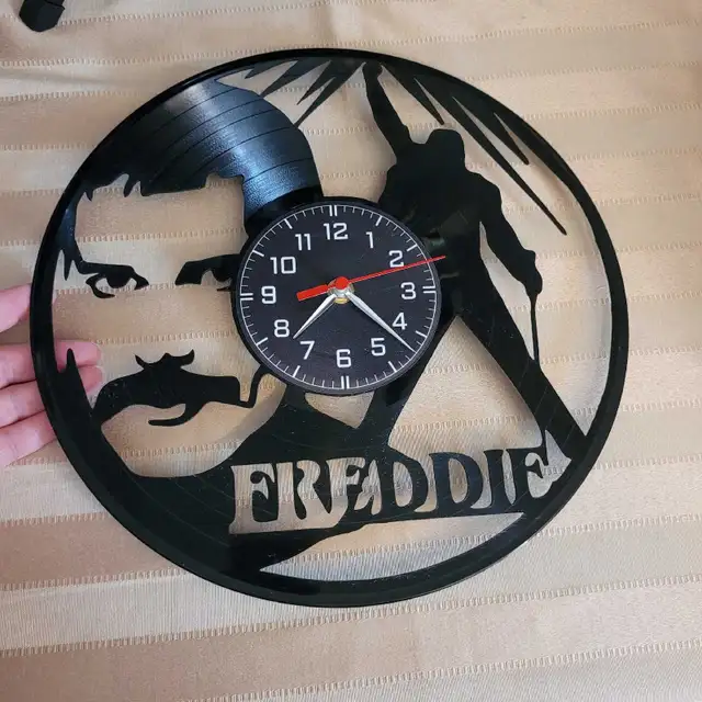 Queen - Freddie Mercury Vinyl Wall Clock in Home Décor & Accents in Markham / York Region - Image 10