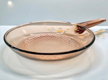 Vision Corning France Skillet/Frypan 10 3/4" in Kitchen & Dining Wares in Hamilton