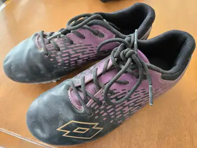 Soccer shoes soulier kids enfant, View more