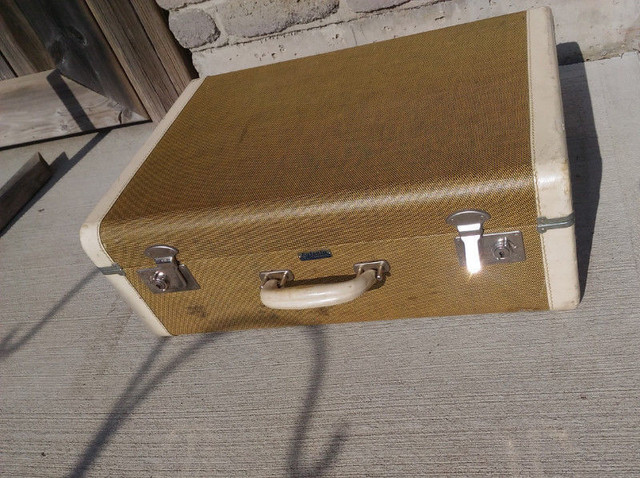 Vintage Eatonia Suitcase by Eaton Co of Canada in Arts & Collectibles in Norfolk County