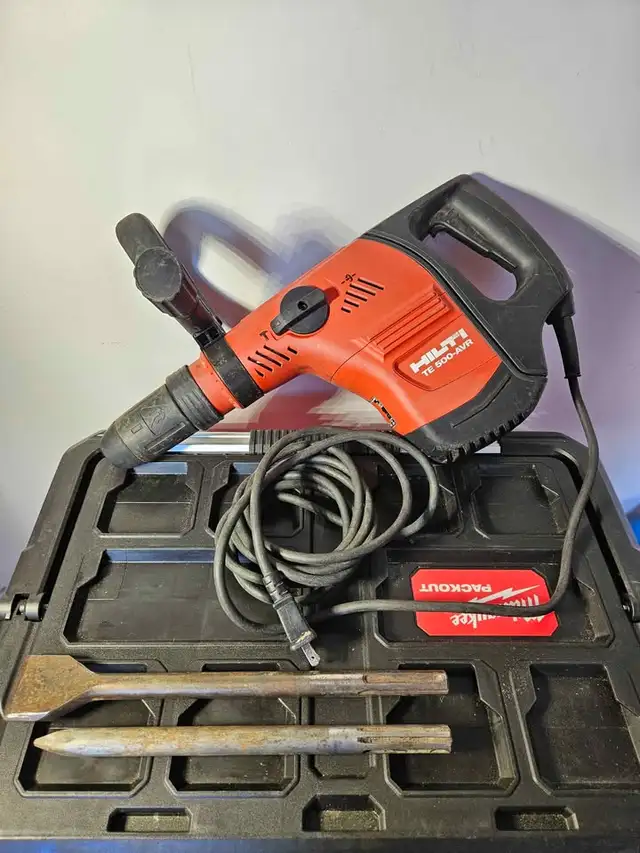 HILTI TE 500-AVR SDS-Max Demolition Hammer/Chipper in Power Tools in Ottawa - Image 2
