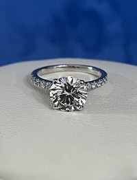 18K White Gold 2.00ct. Diamond Engagement Ring(VS2/F)Certified !