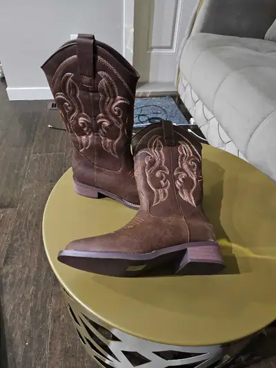 Cowboy Boots for girls size 6.5, View more