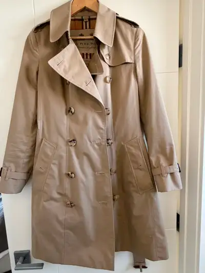 Burberry Chelsea Heritage Trench Coat - Honey Beige - US 8/UK 10, View more