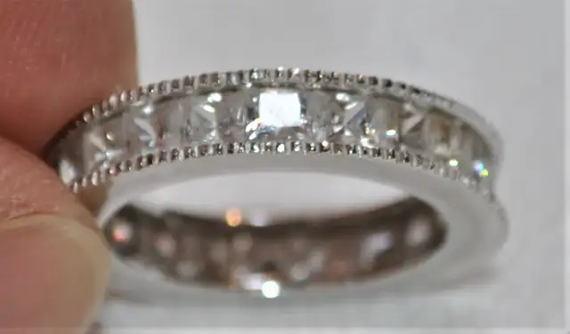 14K GOLD ETERNITY RING in Jewellery & Watches in Ottawa - Image 4
