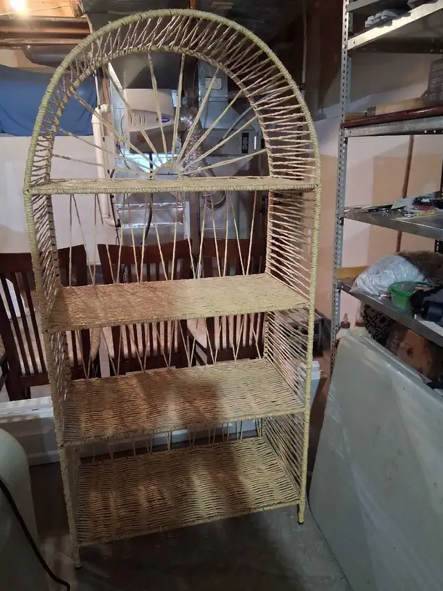 Wicker Shelf in Bookcases & Shelving Units in Ottawa - Image 2