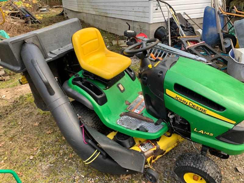 john deer lawn tractor Lawnmowers & Leaf Blowers North Bay Kijiji