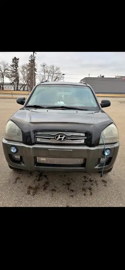 2008 Hyundai Tucson SUV FWD MANUAL TRANSMISSION It runs and drives Great Has Good Summer Tires on ri...