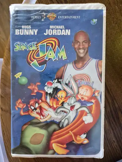 Relive the 90s with this Space Jam VHS featuring Michael Jordan and Bugs Bunny! This nostalgic tape...