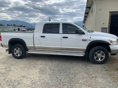 Excellent condition and babied. 2008 Dodge 3500 mega cab 4x4. Comes with bully dog, jac brake air ba...