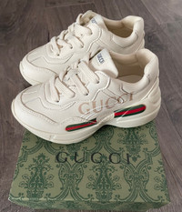 Gucci kids leather shoes size 10C