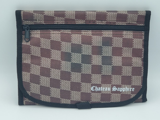 Chateau Sapphire hanging bag with mirror brand new / sac miroir dans Rangement et organisation  à Ouest de l’Île - Image 2