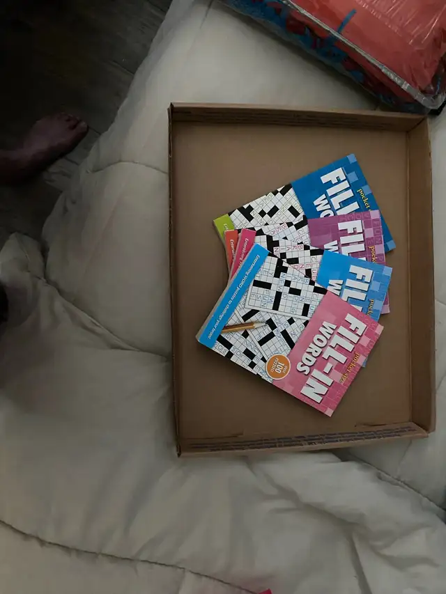 Fill-In Words Pocket Puzzle Books