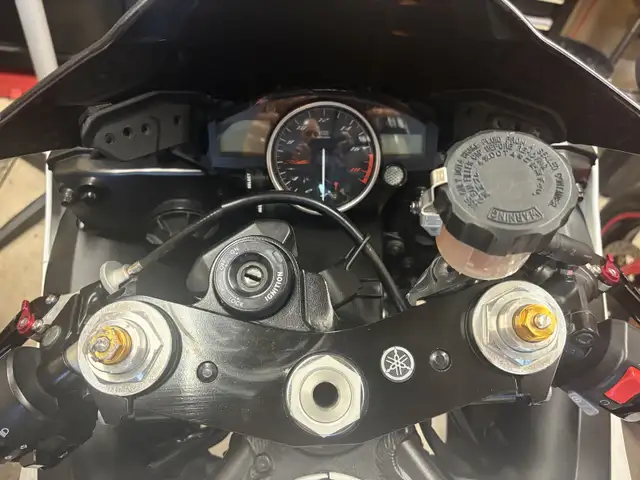 2008 Yamaha R6 in Sport Bikes in Oakville / Halton Region - Image 7