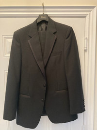 Men's black tuxedo, 3 shirts, bow tie, cummberbund, size 38-40 R
