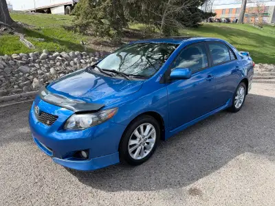 2010 TOYOTA COROLLA S SEDAN \ 5-SPEED MANUAL \ BLUE STREAK METALLIC \ POWER GLASS SUNROOF \ REMOTE S...