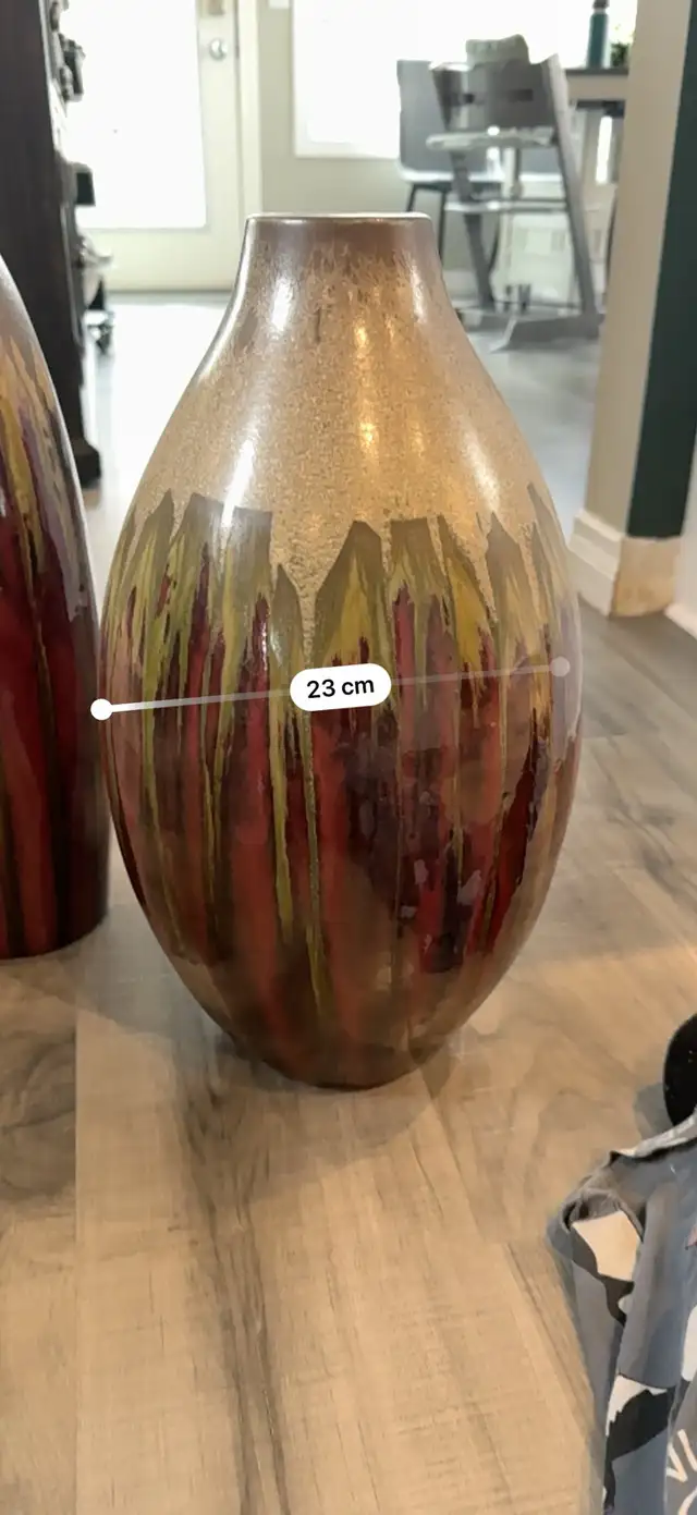 Set of decorative Vases in Home Décor & Accents in Calgary - Image 4