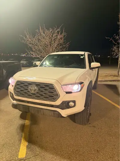 2021 Toyota Tacoma TRD Off Road! AMVIC Inspected and Toyota certified. Financing option available Pr...