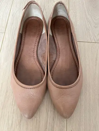 FRYE Regina flats woman’s size 8.5, View more