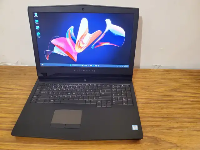 Alienware 17 R4 (i7-6820HK/16gb/GTX 1070/4K Screen) | Laptops | City of ...