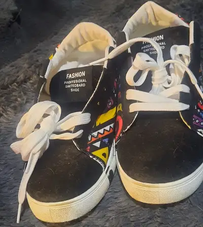 Men's Skateboarding Shoes Size 8, View more