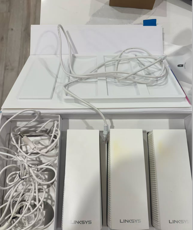 Bundle: Linksys Velop AC2200 Mesh WiFi (3-Pack) + 65" LG OLED TV in General Electronics in Markham / York Region - Image 2