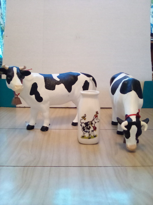 Pair Black and White Cows x2 in Home Décor & Accents in City of Halifax