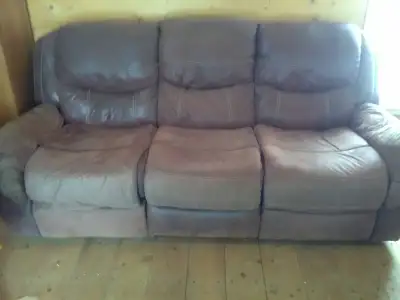 Divan trois places  en cuirette suede, View more