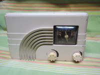Radio Bakelite Deco à lampes Vintage Northern Electric 1945
