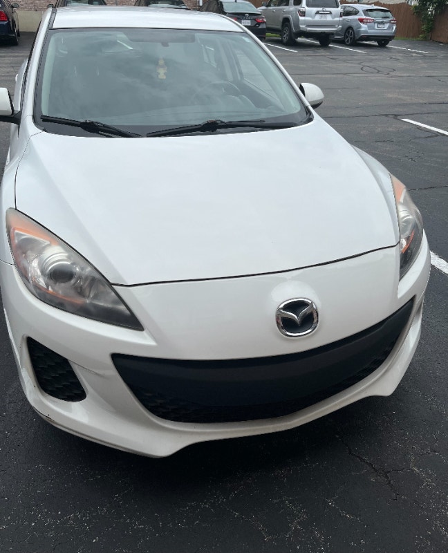 Mazda 3 Hatchback 2012 only 90 000 km, no accident, very clean Cars
