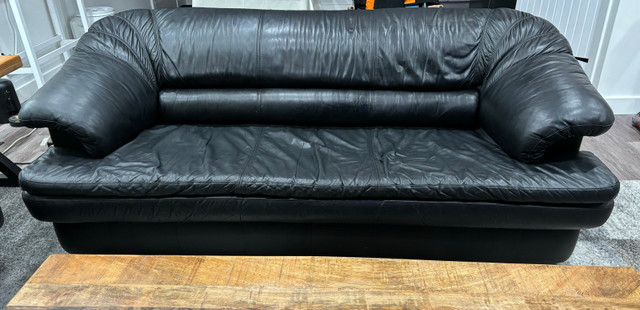 1980s Vintage Italian Leather Sofa Set in Couches & Futons in Napanee - Image 4