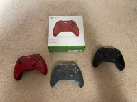 3 Xbox controllers with some problems 