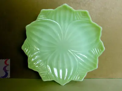 Fire King Jadeite Lotus Leaf Plate Ex. Condition Green Jade Glas