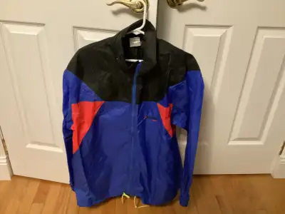 MENS. 2. PIECE RAIN SUIT UNLINED BRAND : BROOKS COLOUR. : BLUE PANTS : SIZE. XL INSEAM : 33.5 “ BOOT...