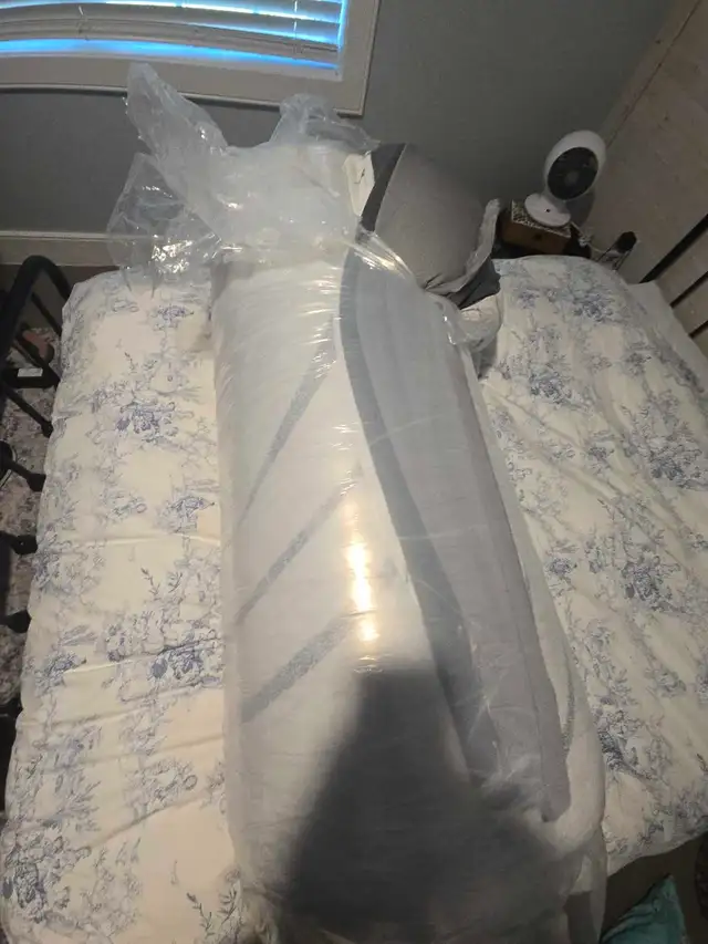 Sealy Posture-Tech Mattress Full Size .brand new .never used. in Beds & Mattresses in Bedford - Image 6
