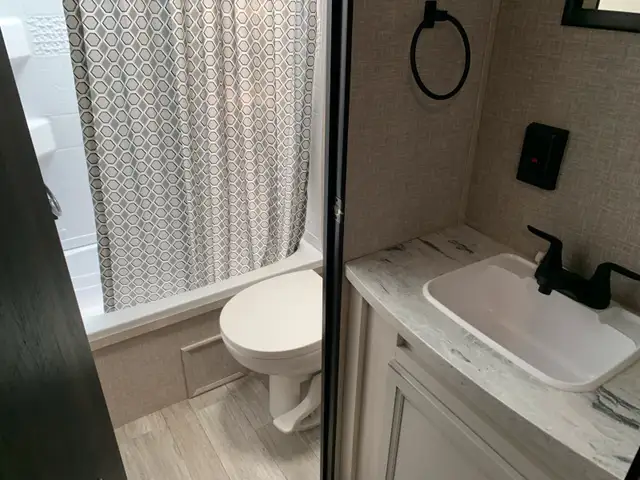 2022 JAYCO JAYFLIGHT 267BHS BUNK TRAVEL TRAILER in Travel Trailers & Campers in Grand Bend - Image 10