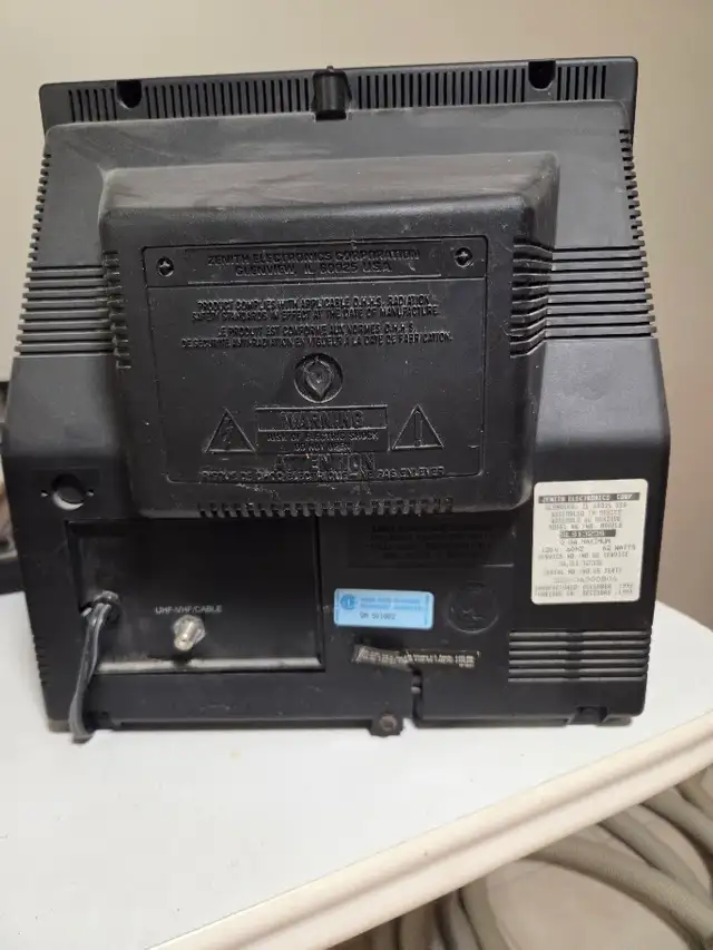 Vintage Zenith CRT Television600961260915927041