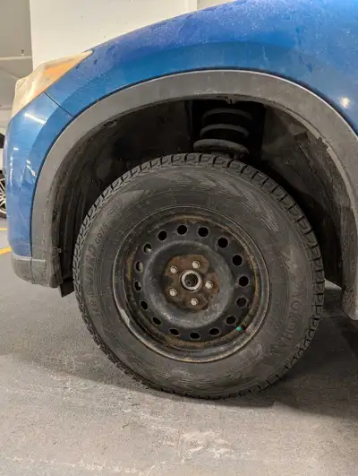 YokoHama studless tires ice guard G075 225/70R16 Selling because I don't have space and I have all s...