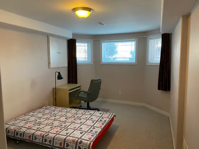 ROOMS FOR RENT in Room Rentals & Roommates in Peterborough - Image 4